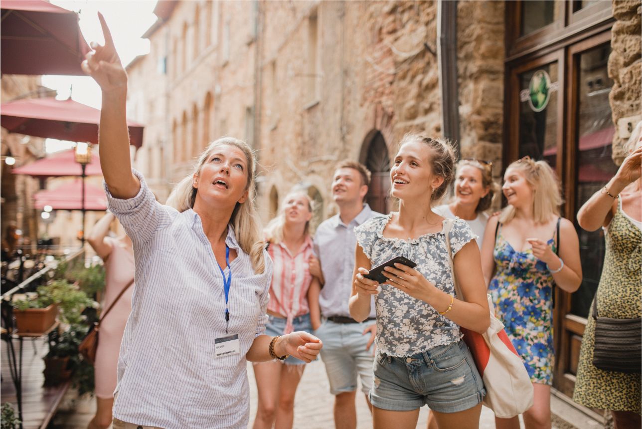 people-sightseeing