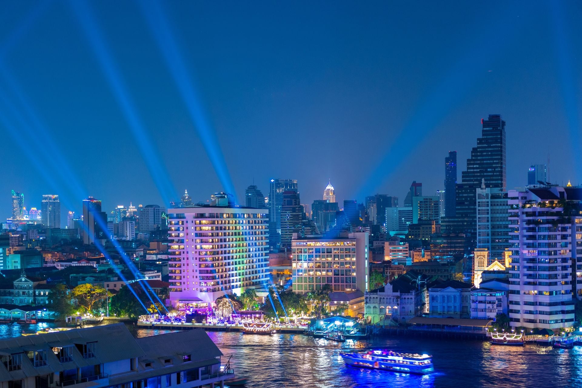 Hotel in Bangkok with light show