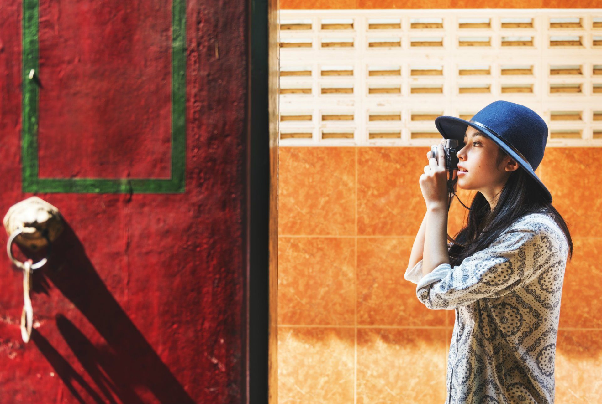 solo-travel-woman-photo-shutterstock_735089737